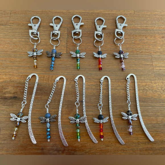 Handmade Green Bead Mix Dragonfly Bookmark with Silver Tone Hook - ideal Gift - Picture 6 of 6